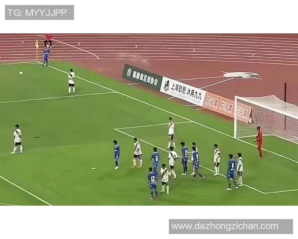 足球天才高超技艺揭秘 从球场到生活他如何成就传奇