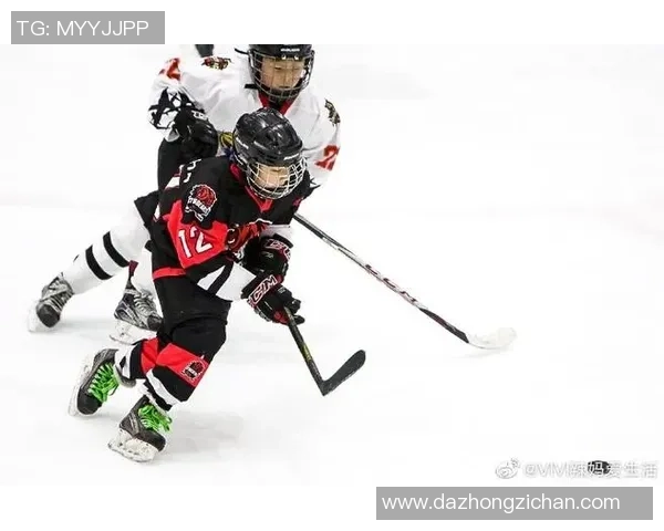 足球球星肌肉线条力量美学艺术绘画与运动激情表现